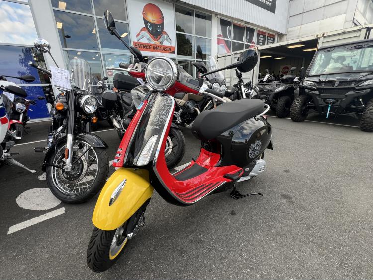 PIAGGIO VESPA 125 PRIMAVERA DISNEY MICKEY MOUSE