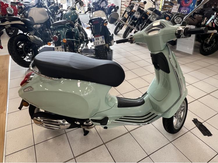 VESPA PRIMAVERA 50