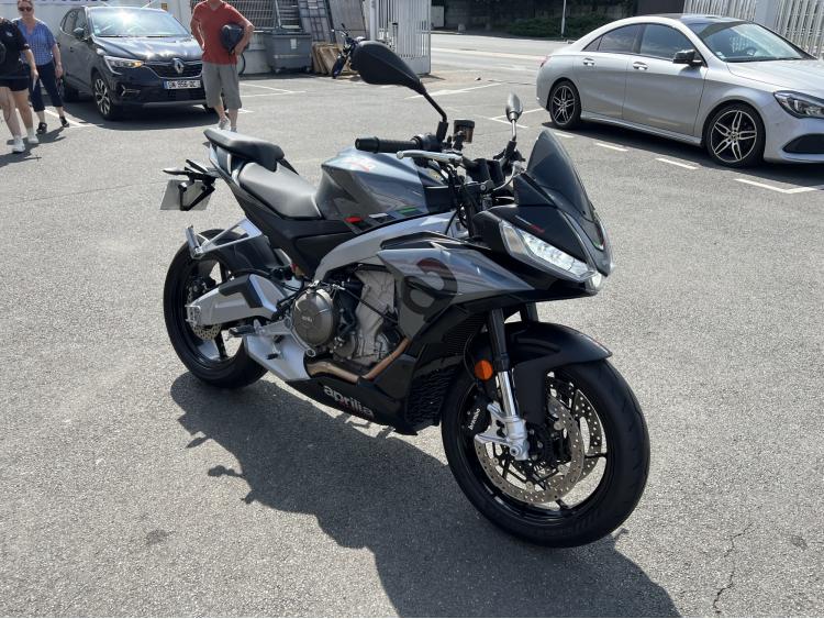 APRILIA TUONO 660